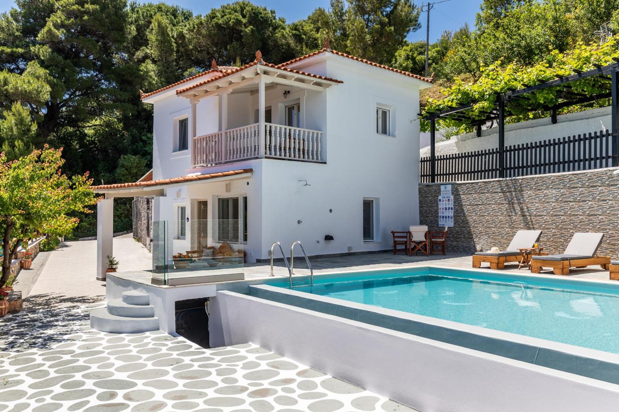 Liagka Villa Skopelos Town Room photo